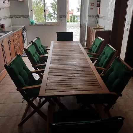 Geraeumige Mit Terrasse In Strandnaehe *